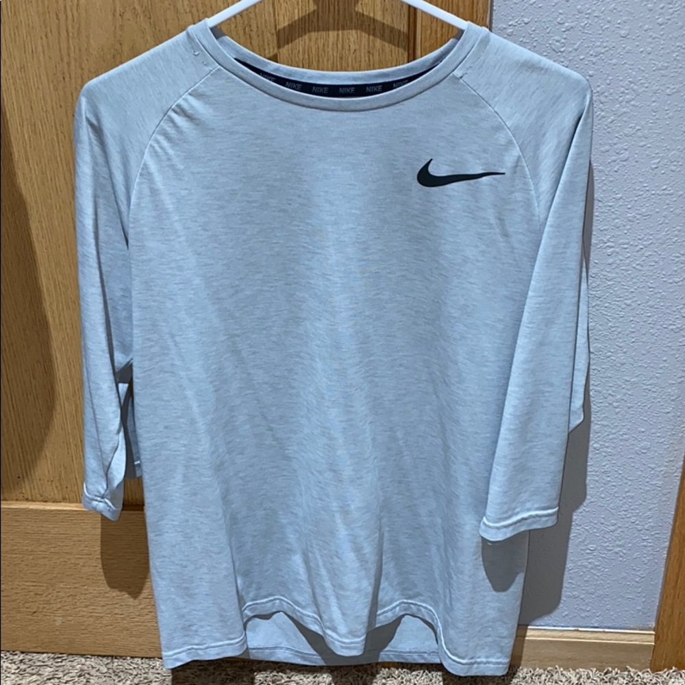 Nike 3/4 sleeve shirt